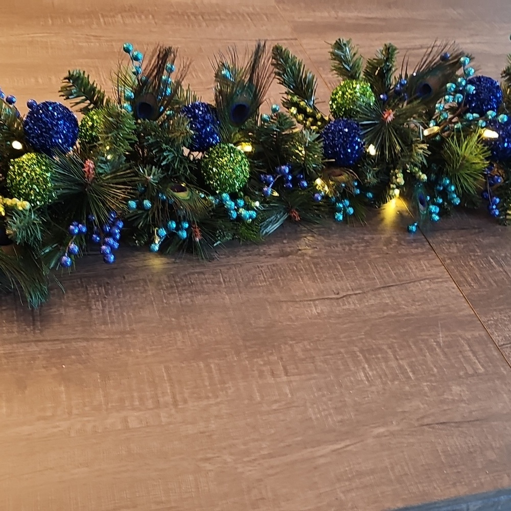 Handmade garland 6' 2 D batteries for battery pack.